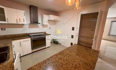 Se renta casa en Privada , sector La Conquista