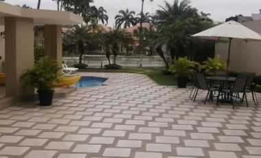 CASA EN VENTA EN LAGO SOL - SAMBORONDON