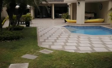 CASA EN VENTA EN LAGO SOL - SAMBORONDON