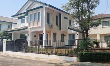 ขายบ้านเดี่ยวหลังมุม ม.มัณฑนา วงแหวน- เทพารักษ์  4 นอน 3 น้ำ  เนื้อที่ 92 ตรว. พท.ใช้สอย 197 ตรม. ราคา 9.9 ล้านบาท