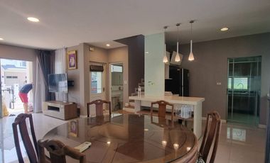 ขายบ้านเดี่ยวหลังมุม ม.มัณฑนา วงแหวน- เทพารักษ์  4 นอน 3 น้ำ  เนื้อที่ 92 ตรว. พท.ใช้สอย 197 ตรม. ราคา 9.9 ล้านบาท