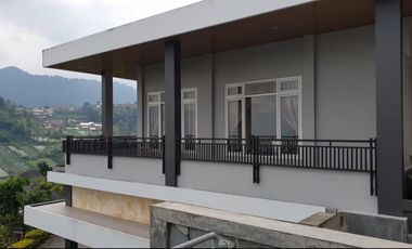 DI HOTEL MURAH JAWA TENGAH DI TAWANGMANGU LUAS 4 HEKTAR RIVER HILL