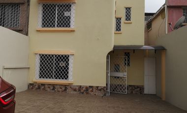 venta de linda villa en urb san felipe sector plaza tia ,guayaquil