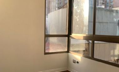 Ojo Inversionistas ! Se vende Depto 2D 1 Baño Excelente ubicación, condominio cuenta con sala de lavandería y conserjería 24/7 Santiago centro