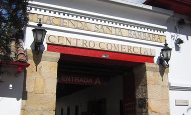 ARRIENDO EXCELENTE LOCAL CENTRO COMERCIAL HACIENDA SANTA BARBARA BOGOTA COLOMBIA.