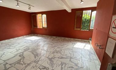 Bonito Local Comercial Centrico