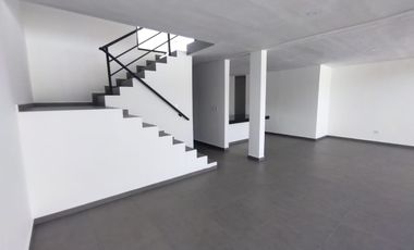 CASA EN VENTA EN PRIVADA PRADERAS DEL MAYAB MOD. TRÉBOL