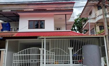 ขายบ้านแฝด 3 ชั้นเมืองเอก ติดถนน