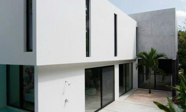 LUJOSA CASA EN RESIDENCIAL CUMBRES