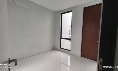 2028. Dijual Rumah Pondok Tjandra, Sidoarjo