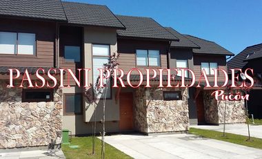 Casa en condominio frente a la playa *863