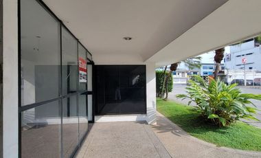 En venta estratégico Local Comercial en Edificio Torres del Norte