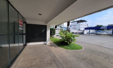 En venta estratégico Local Comercial en Edificio Torres del Norte