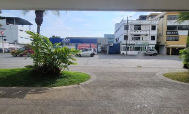 En venta estratégico Local Comercial en Edificio Torres del Norte