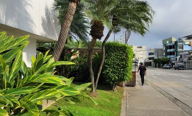 En venta estratégico Local Comercial en Edificio Torres del Norte