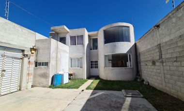EXCELENTE CASA CON TERRENO