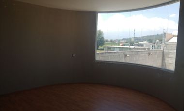 EXCELENTE CASA CON TERRENO