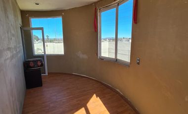 EXCELENTE CASA CON TERRENO