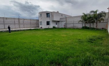 EXCELENTE CASA CON TERRENO