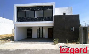 Se vende bonita casa nueva en fraccionamiento Tehuicil Morelos