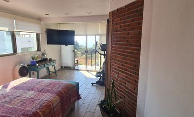 HERMOSA CASA AL NORTE DE CUERNAVACA. ACEPTA MASCOTAS, AMPLIO JARDÍN