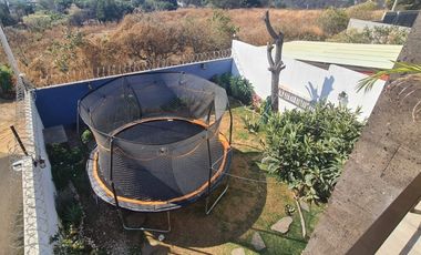 HERMOSA CASA AL NORTE DE CUERNAVACA. ACEPTA MASCOTAS, AMPLIO JARDÍN