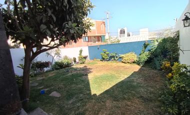 HERMOSA CASA AL NORTE DE CUERNAVACA, AMPLIO JARDÍN, BONITOS ACABADOS, CESIÓN DE DERECHOS