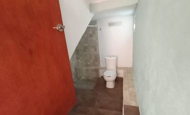 HERMOSA CASA AL NORTE DE CUERNAVACA, AMPLIO JARDÍN, BONITOS ACABADOS, CESIÓN DE DERECHOS