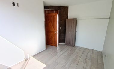 HERMOSA CASA AL NORTE DE CUERNAVACA, AMPLIO JARDÍN, BONITOS ACABADOS, CESIÓN DE DERECHOS
