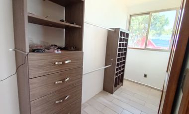 HERMOSA CASA AL NORTE DE CUERNAVACA, AMPLIO JARDÍN, BONITOS ACABADOS, CESIÓN DE DERECHOS