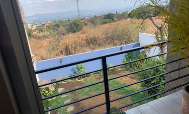 HERMOSA CASA AL NORTE DE CUERNAVACA. ACEPTA MASCOTAS, AMPLIO JARDÍN