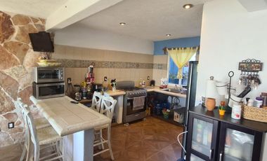 HERMOSA CASA AL NORTE DE CUERNAVACA. ACEPTA MASCOTAS, AMPLIO JARDÍN