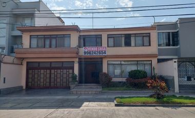 Vendo casa en calle Fernández Concha – Miraflores.