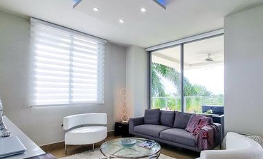 Lujoso Apartamento Moderno con Vista al Mar