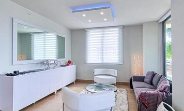 Lujoso Apartamento Moderno con Vista al Mar