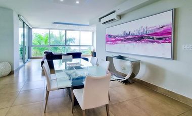 Lujoso Apartamento Moderno con Vista al Mar