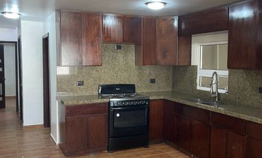 SE RENTA CASA MUY GRANDE BLV. LOS CUÑADOS ROSARITO BAJA