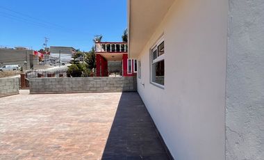 SE RENTA CASA MUY GRANDE BLV. LOS CUÑADOS ROSARITO BAJA