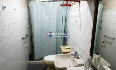 4 Bedroom Bungalow with a 2 door apartment for sale in Better Living Paranaque