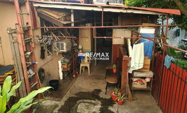 4 Bedroom Bungalow with a 2 door apartment for sale in Better Living Paranaque