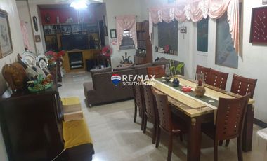 4 Bedroom Bungalow with a 2 door apartment for sale in Better Living Paranaque