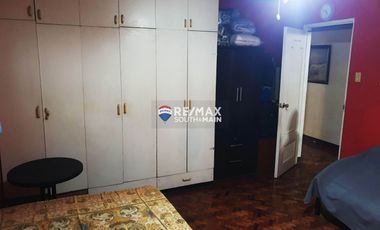4 Bedroom Bungalow with a 2 door apartment for sale in Better Living Paranaque