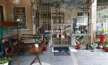 4 Bedroom Bungalow with a 2 door apartment for sale in Better Living Paranaque