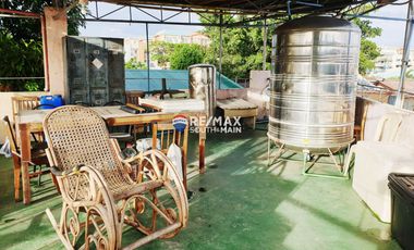 4 Bedroom Bungalow with a 2 door apartment for sale in Better Living Paranaque