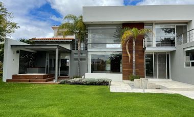 VENTA DE  RESIDENCIA DE CUATRO RECAMARAS EN CAMPANARIO CLUB DE GOLF