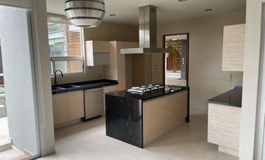 VENTA DE  RESIDENCIA DE CUATRO RECAMARAS EN CAMPANARIO CLUB DE GOLF