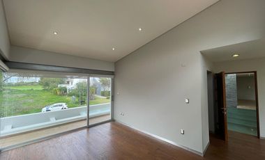 VENTA DE  RESIDENCIA DE CUATRO RECAMARAS EN CAMPANARIO CLUB DE GOLF