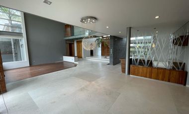 VENTA DE  RESIDENCIA DE CUATRO RECAMARAS EN CAMPANARIO CLUB DE GOLF