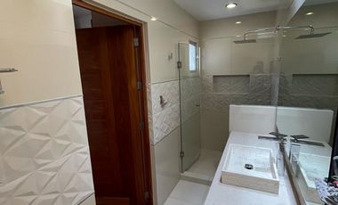 VENTA DE  RESIDENCIA DE CUATRO RECAMARAS EN CAMPANARIO CLUB DE GOLF