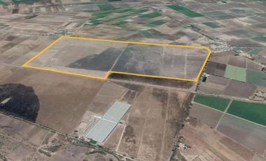 Se Vende Terreno Industrial en Queretaro y Guanajuato carretera 57 con vía del tren y concesión de agua